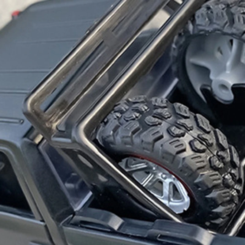 

1: 32 Alloy Dodge Ram Pickup Truck Model with Spare Tire Sound and Light Return Toy for Children's Birthday
