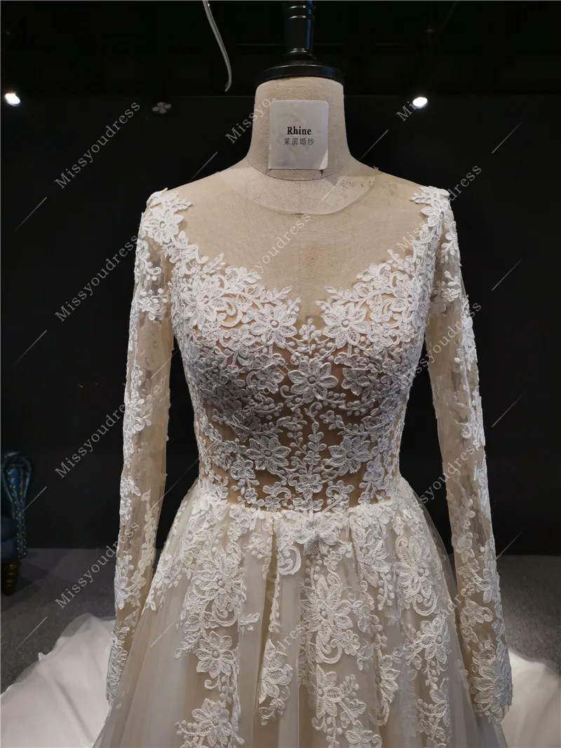 2021 Newest High Quality Real Sample Flower Lace Champagne V-neck Full Sleeves A-line Floor Length with Train Wedding Dress