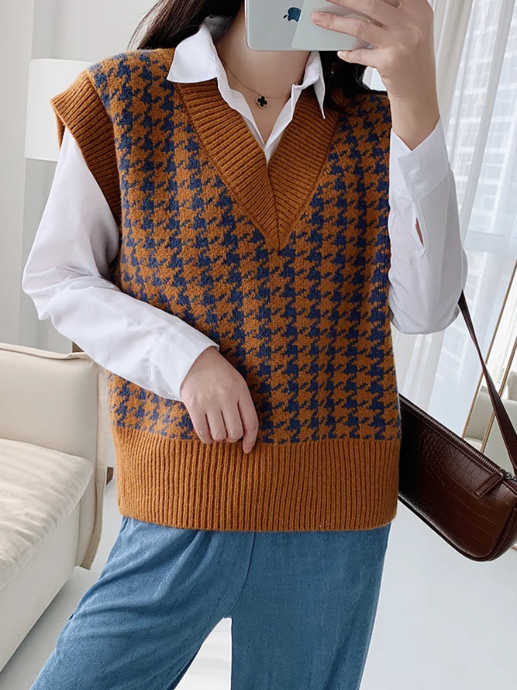 

New Knitted Vest Pullovers Autumn Waistcoat Tops Sleeveless Loose Houndstooth Female Vintage Plaid Sweater Women Winter Vest