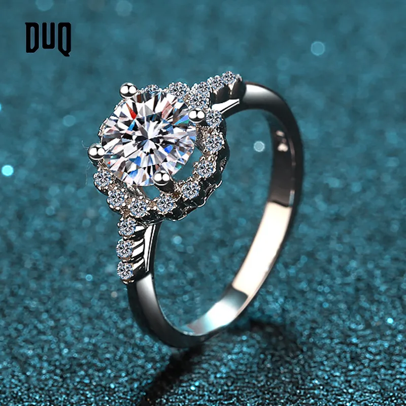 

DUQ Fashion Luxury Moissanite Engagement Ring for Women 925 Silver color Rings 2021 Wedding Trend Female Jewerly Charming Gift