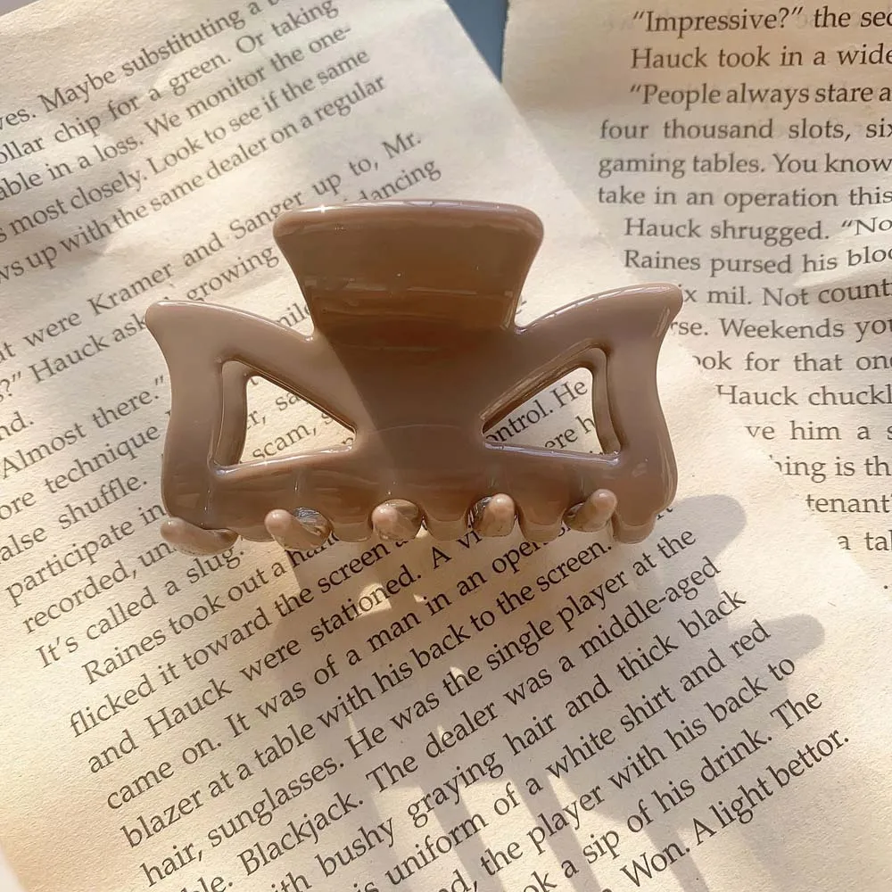 

French Hair Claw Medium Gripping Clip Aacetic Acid Elegant Hairpin Back Women Head Clip Elegant Hair Claw Accessories