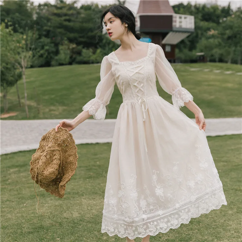 

Runway Lace Fairy Dress Vintage French Lace Petal Sleeve A-Line Princess Dresses For Slim Lady Sweet Mori Girl Vestidos Faldas