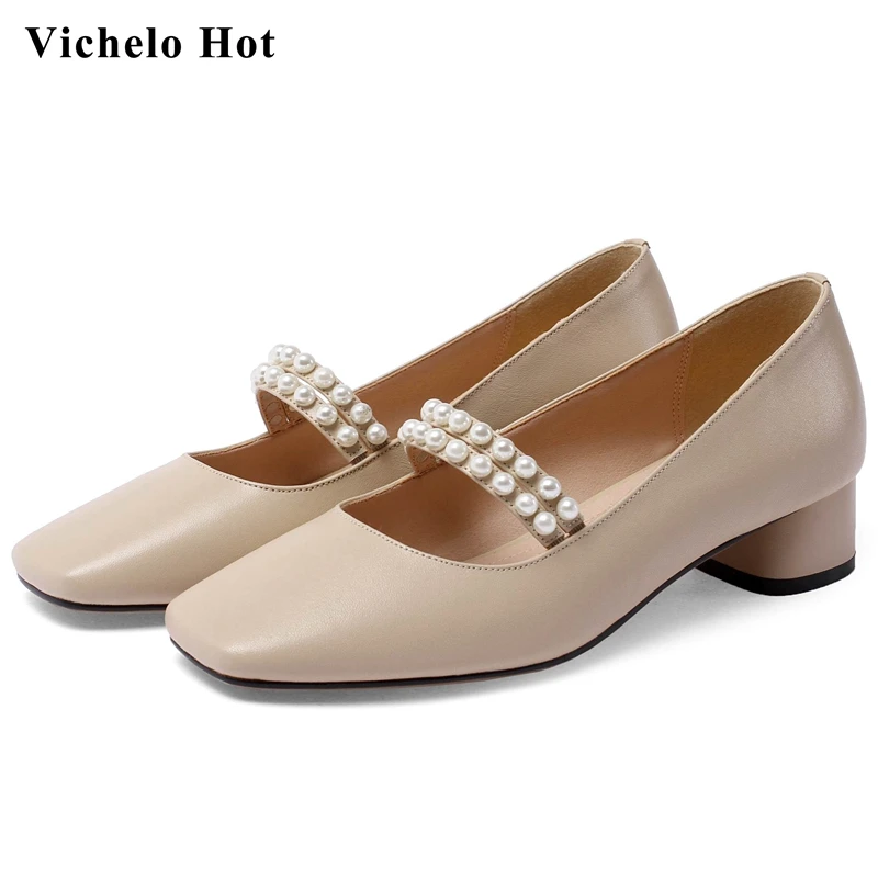 

Vichelo/популярные женские классические туфли-лодочки из коровьей кожи с квадратным носком на среднем каблуке, украшенные жемчужинами в стиле ...