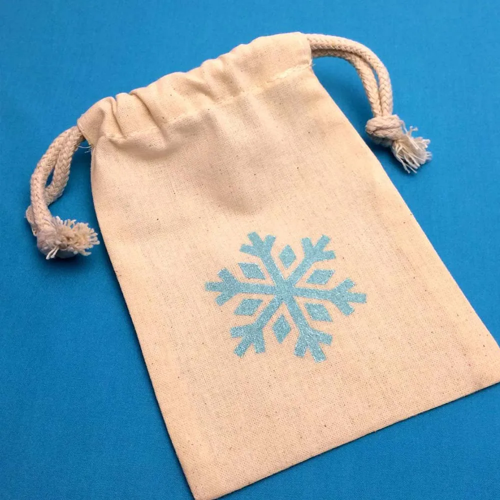 

50 Pcs/Personalized Snowflake Favor Bags Custom Party Favor Pouches Gift Frozen Party Bags Reusable Muslin Drawstring Gift Bags