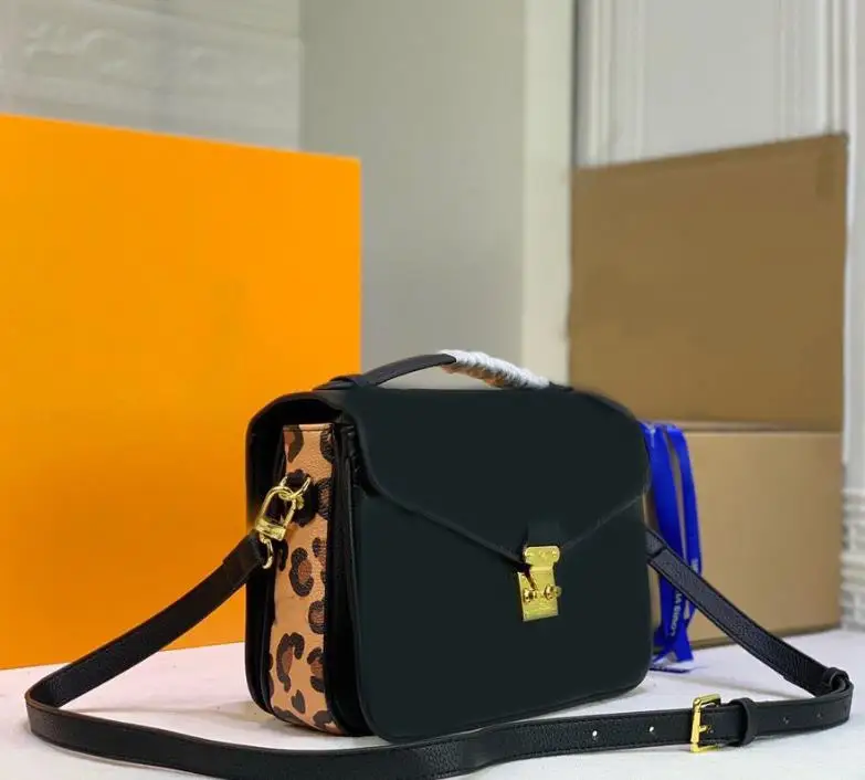 

Fashion womens bag outdoor ladies totes bags classic logo embossed cheetah print design large capacity 35CM high quality handbag