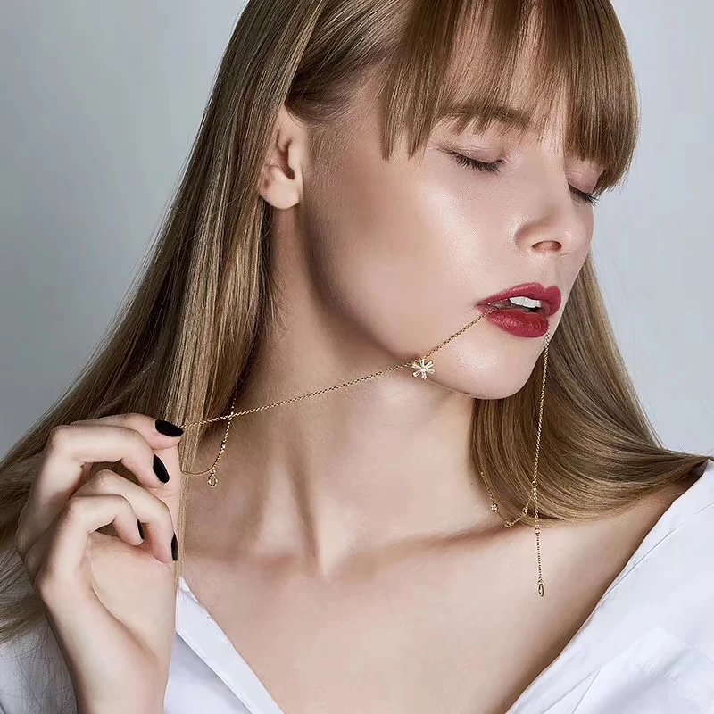 

Snowflake Necklace S925 Sterling Silver micro inlaid zircon fashion ladies exquisite Party style exquisite jewelry