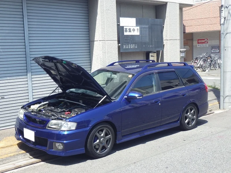 Для автомобиля Nissan WINGROAD VHNY11 1999-2005 года выпуска универсал переднее крыло газовые амортизаторы поддержки подъема штока капота из углеродного волокна.