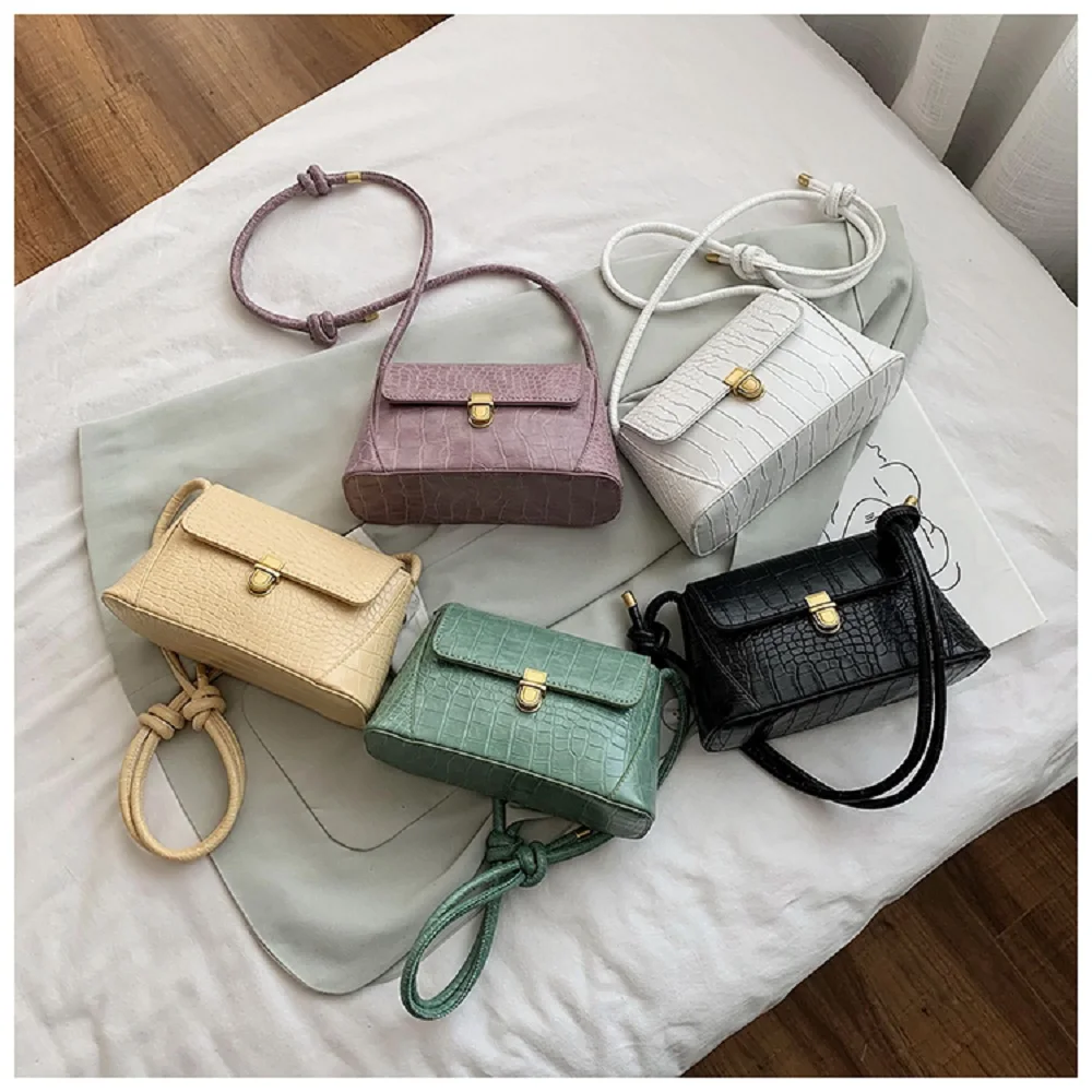 

French small crowd bag woman bag 2020 summer fashion fashion 100-a-piece instagram shoulder bag net red fashion armpit bag