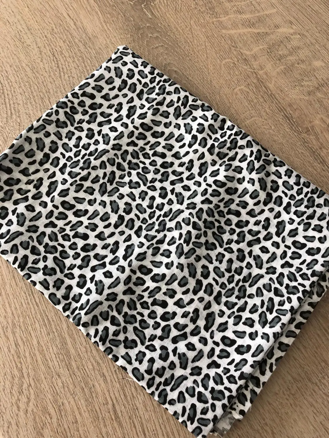 Leopard Printed 100% Black Cotton Fabric Quilting Patchwork Sewing Dolls Toy Home Textile Bedding Tales Tissue Fat Quarter Craft|fat quarters|cotton