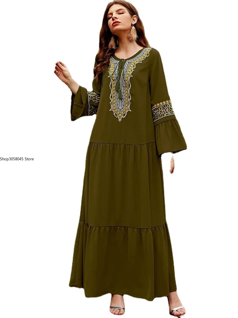 

Vintage Dress Women Autumn Long Sleeve Retro Pleated Green Embroidery Ethnic Elegant Party Dresses Female Casual Clothes 2021