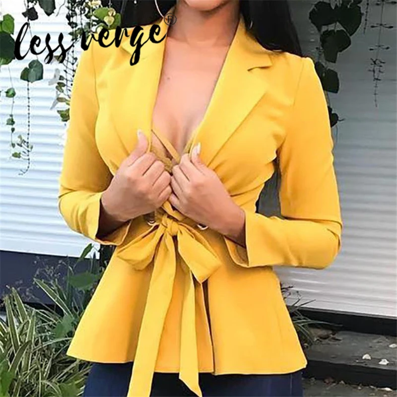 Женская куртка на шнуровке Lessverge однотонная приталенная Повседневная с длинным