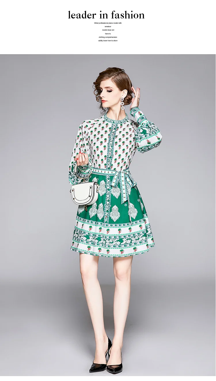 Осеннее женское платье в винтажном дворцовом стиле с цветочным рисунком