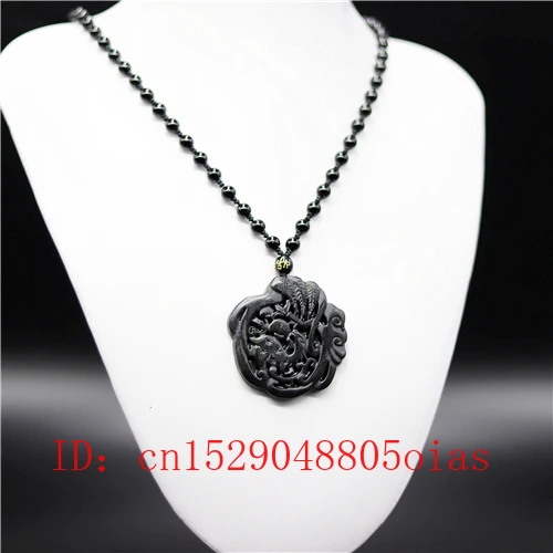 Натуральный черный зеленый китайский нефритовый олень в виде подвески из обсидиана.