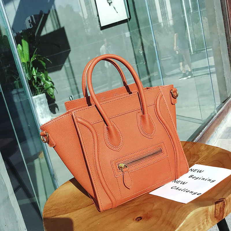 Сумка-мессенджер на одно плечо из натуральной кожи со смайликом 2019 |