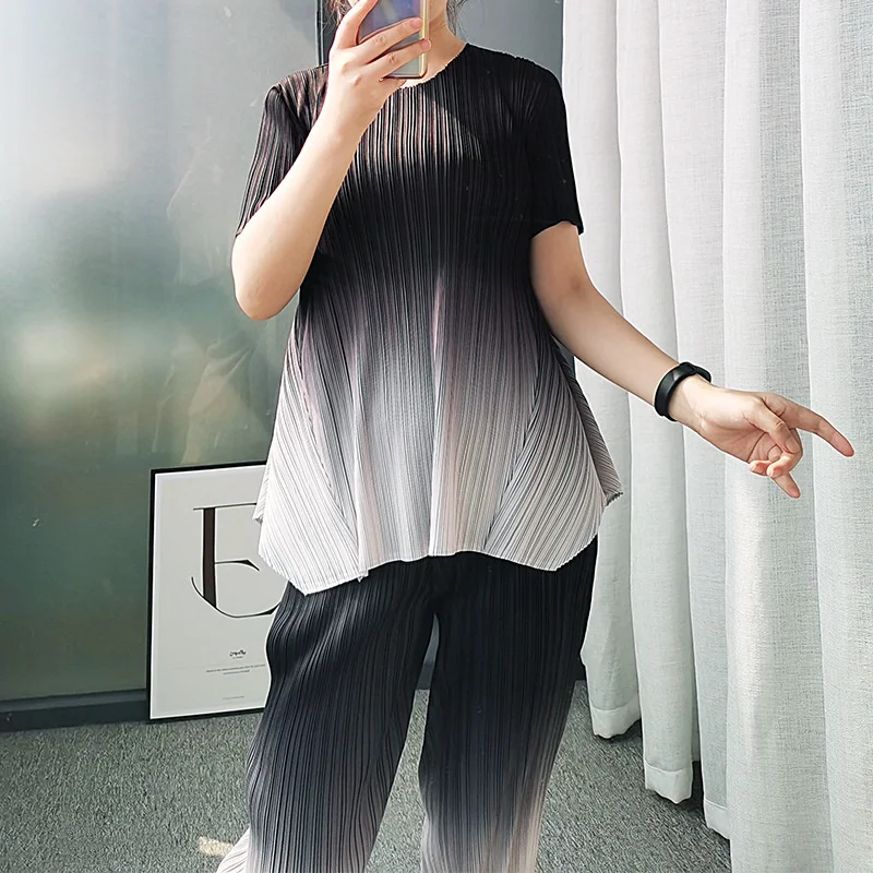 저렴한 GVUW Pleated 패션 정장 2021 가을 새로운 우아한 그라디언트 투피스 쌓인 레깅스 2 조각 라운지 세트 여성 KB61089 저렴한 GVUW Pleated 패션 정장 2021 가을 새로운 우아한 그라디언트 투피스 쌓인 레깅스 2 조각 라운지 세트 여성 KB61089