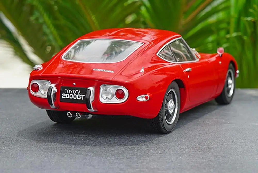 Triple9 1/18 Масштаб Toyota 2000 GT 1967 красный литье под давлением модель автомобиля коллекция