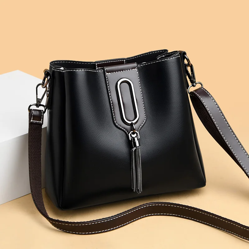 

PU Leather Bucket Shoulder Crossbody Bag For Women 2022 Branded Simple Trendy Luxury Solid Color Handbags Female Travel