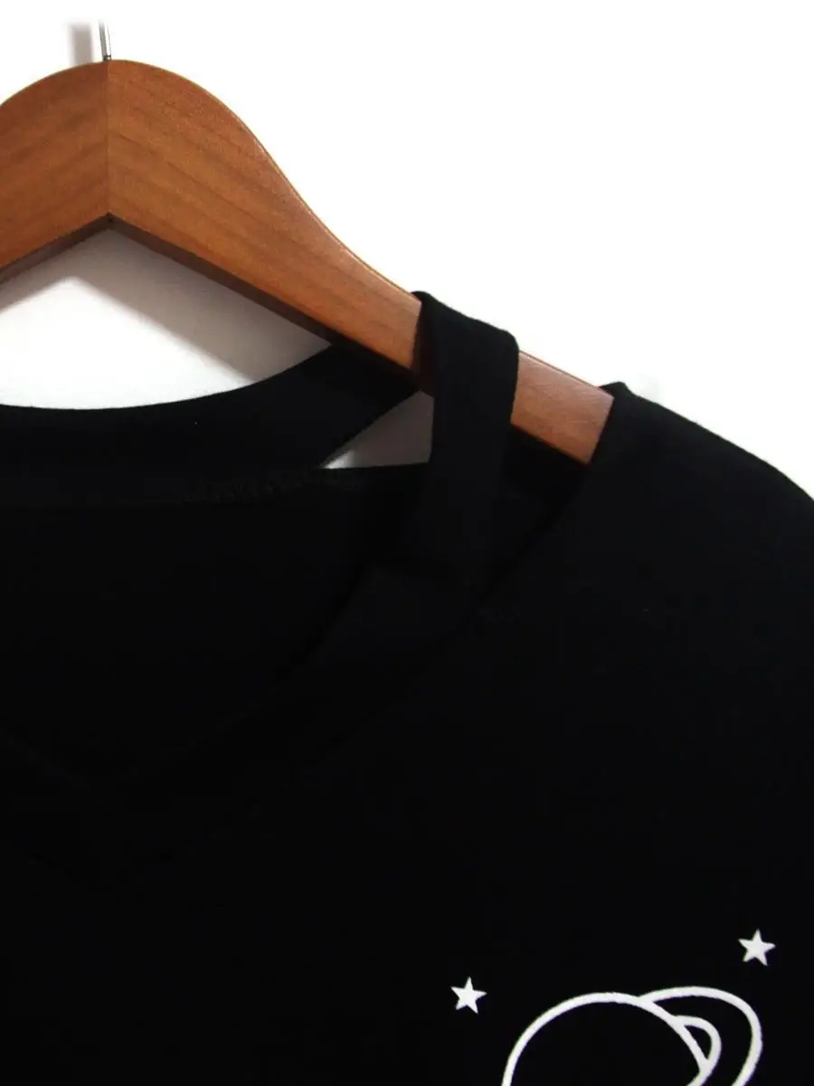 

Sexy V-neck tops Harajuku Casual Planet Printed Girls Short Sleeve Top Crop T-Shirt summer tops for women Korean Black gothic