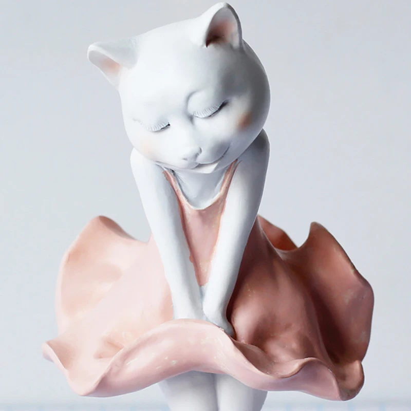 

2pcs Set Creative Gift Animal Sculpture Resin Moden Funny Figurines Living Room Kawaii Ornamental Art Home Decoration Accessory