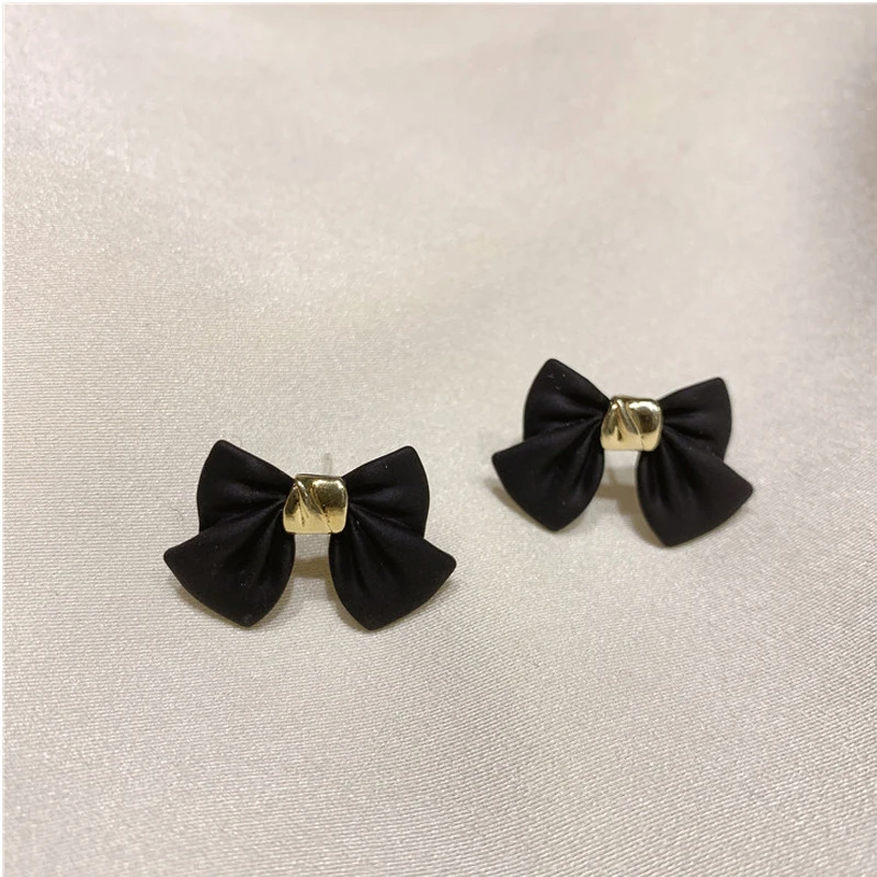 

Needle Black Red Bowknot Stud Earrings for Women Lovely Contracted Small Ear Stud New Earring Fashion jewelry Accessories