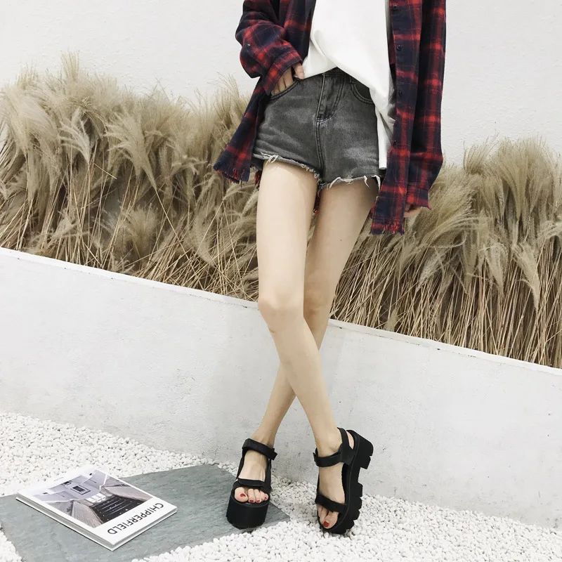 Сандалии женские в готическом стиле босоножки на толстой платформе квадратный