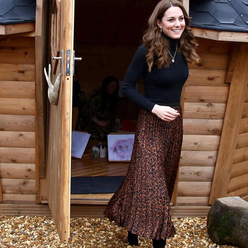 

Princess Kate High Neck Knitted Stretch Long Sleeves Black Blouse Print Leopard Print Pleated Half Skirt Women'S Two-Piece Suit