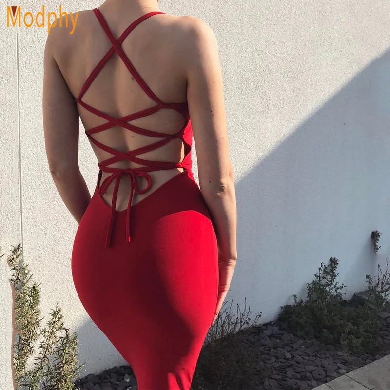 Женское эластичное платье на тонких бретелях с открытой спиной | Женская одежда