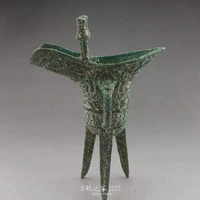 

China's ancient bronze ware King Cup large Tripod cup