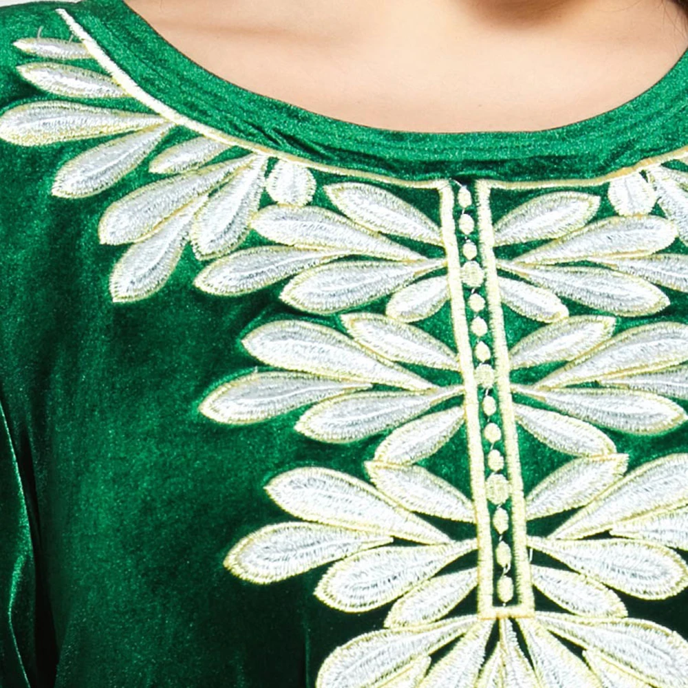 

Muslim Women Long Dress Embroidery Abaya Islamic Velvet Autumn Winter Arab Maxi Robe Gown Dubai Kaftan Plus Size Middle East New