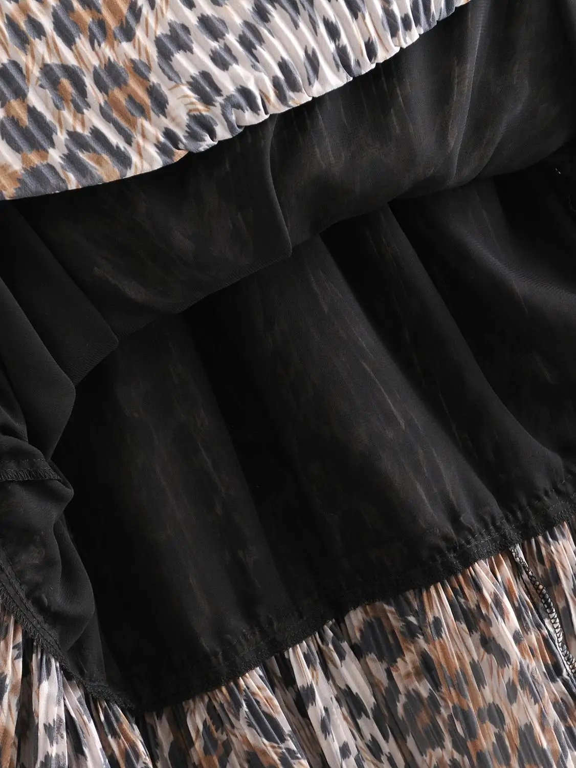 

New Ladies Leopard Print Elastic Banded Skirts 2020 Fashion Women Sexy Square Collar Chiffon Skirt