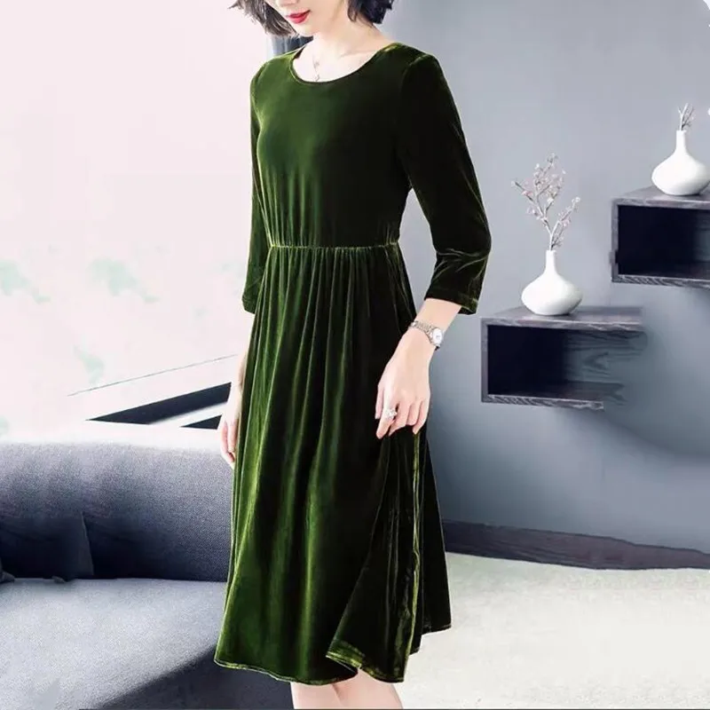 

2022 New Autunm women Three Quarter sleeve elegant vintage Pleated velvet dress, Oneck plus size Midi length dress