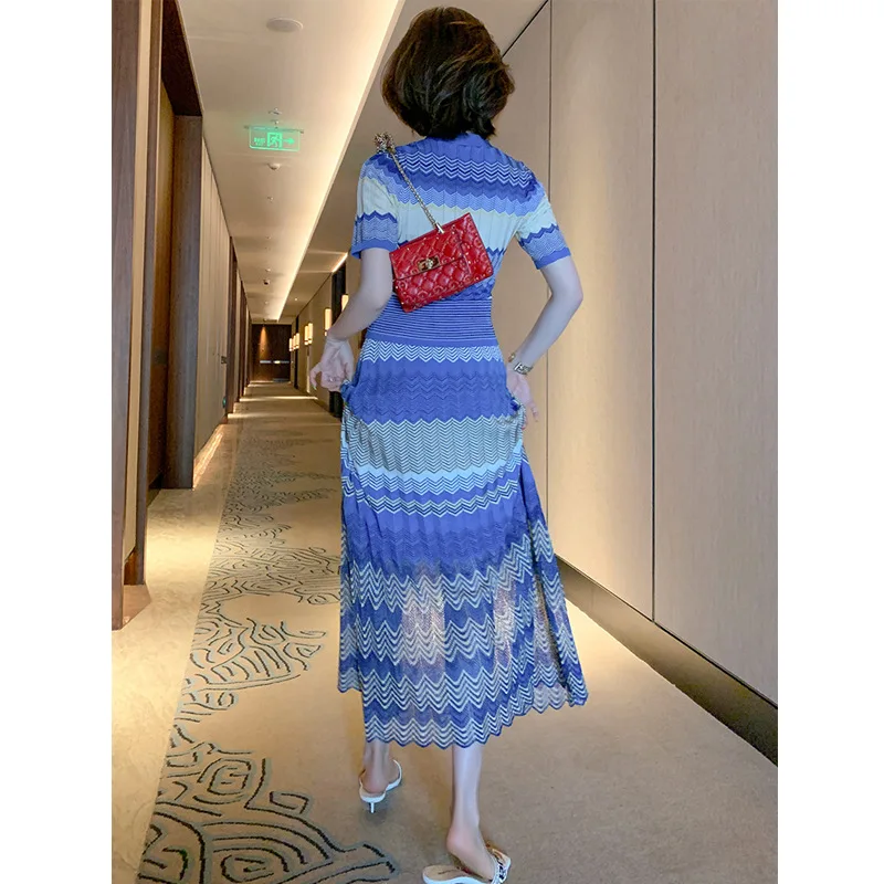 

Women's 2021 new sexy V-neck contrast color mixed knitted cardigan + high waist A-line half skirt suit