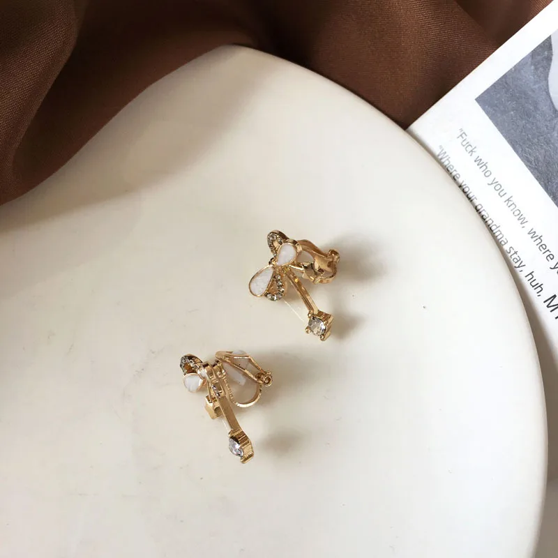 

CH-869 S925 silver fashion creative personality design sense small bow ins diamond earrings simple earrings women