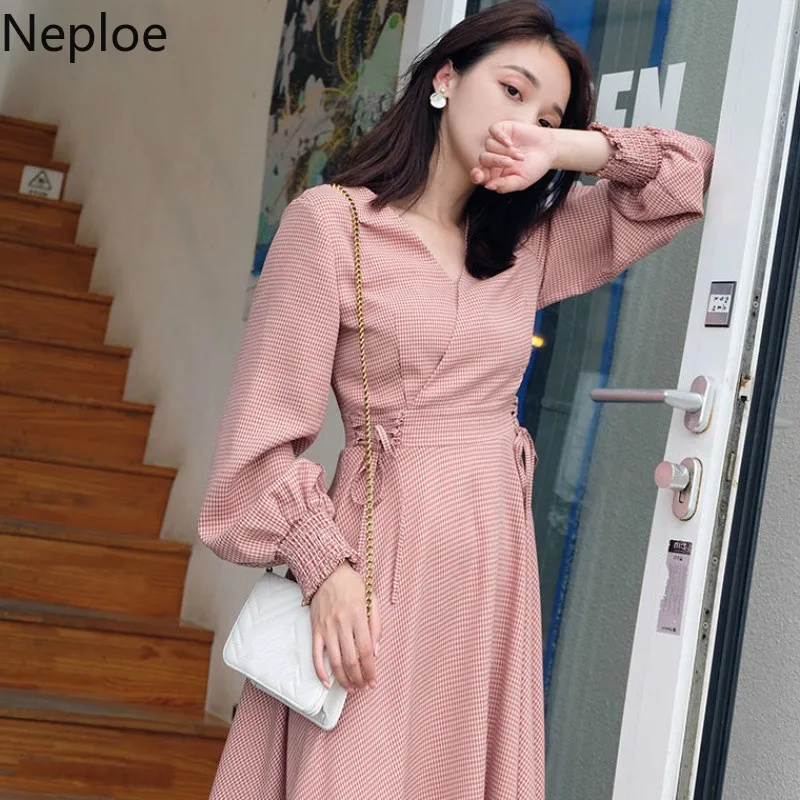 Neploe 2020 осеннее платье трапециевидной формы приталенное на шнуровке средней