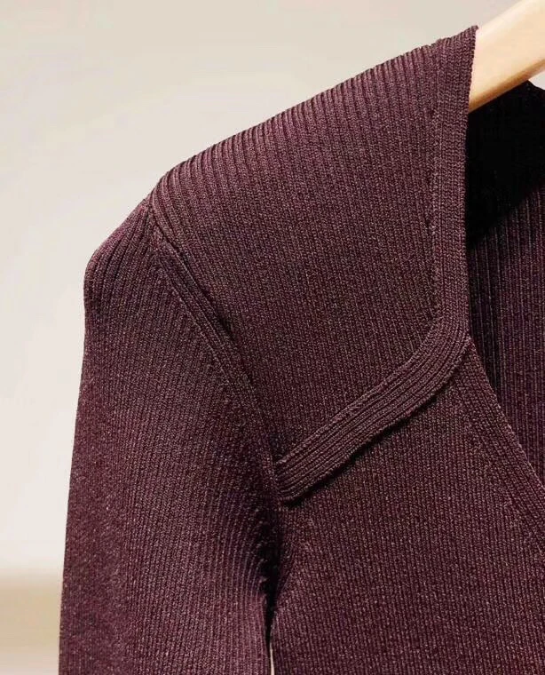 autumn and winter new V neck short-sleeved pearl buckle women Claret knitted dress