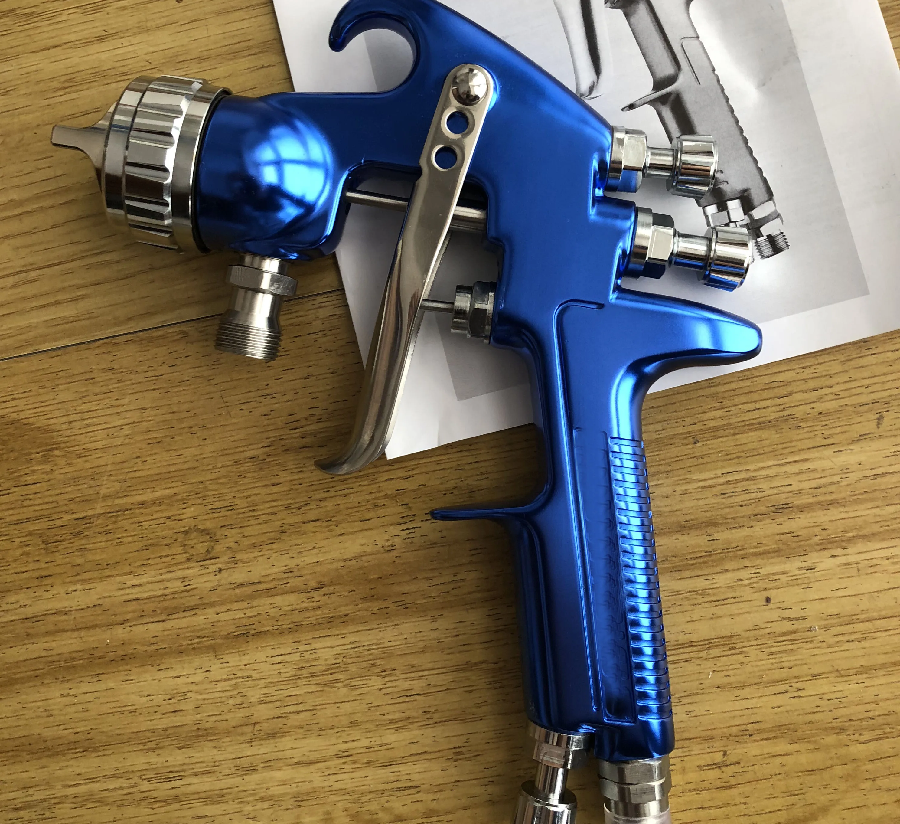 

COLORIT brand spray gun with suction cup 1000ml blue color