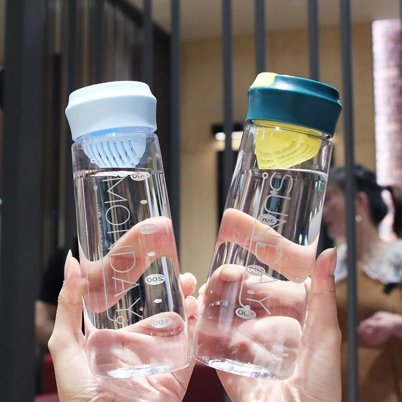 Простая и свежая пластиковая чашка с фильтрующей веревкой высокотемпературная