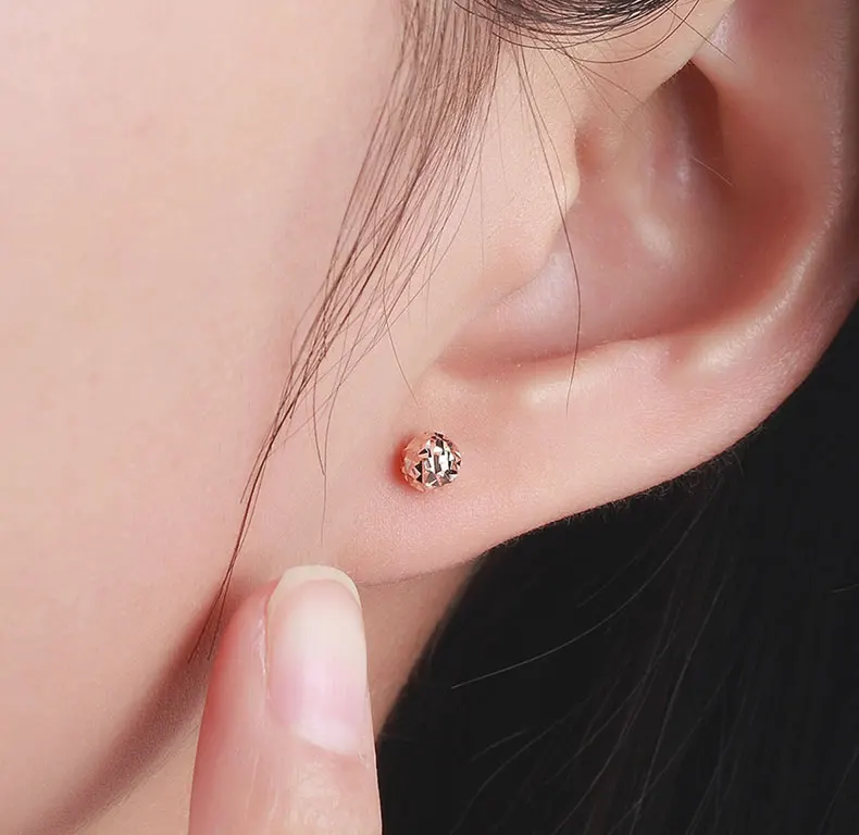 Серьги гвоздики из розового золота с резным шариком 18 К|Серьги-гвоздики| |