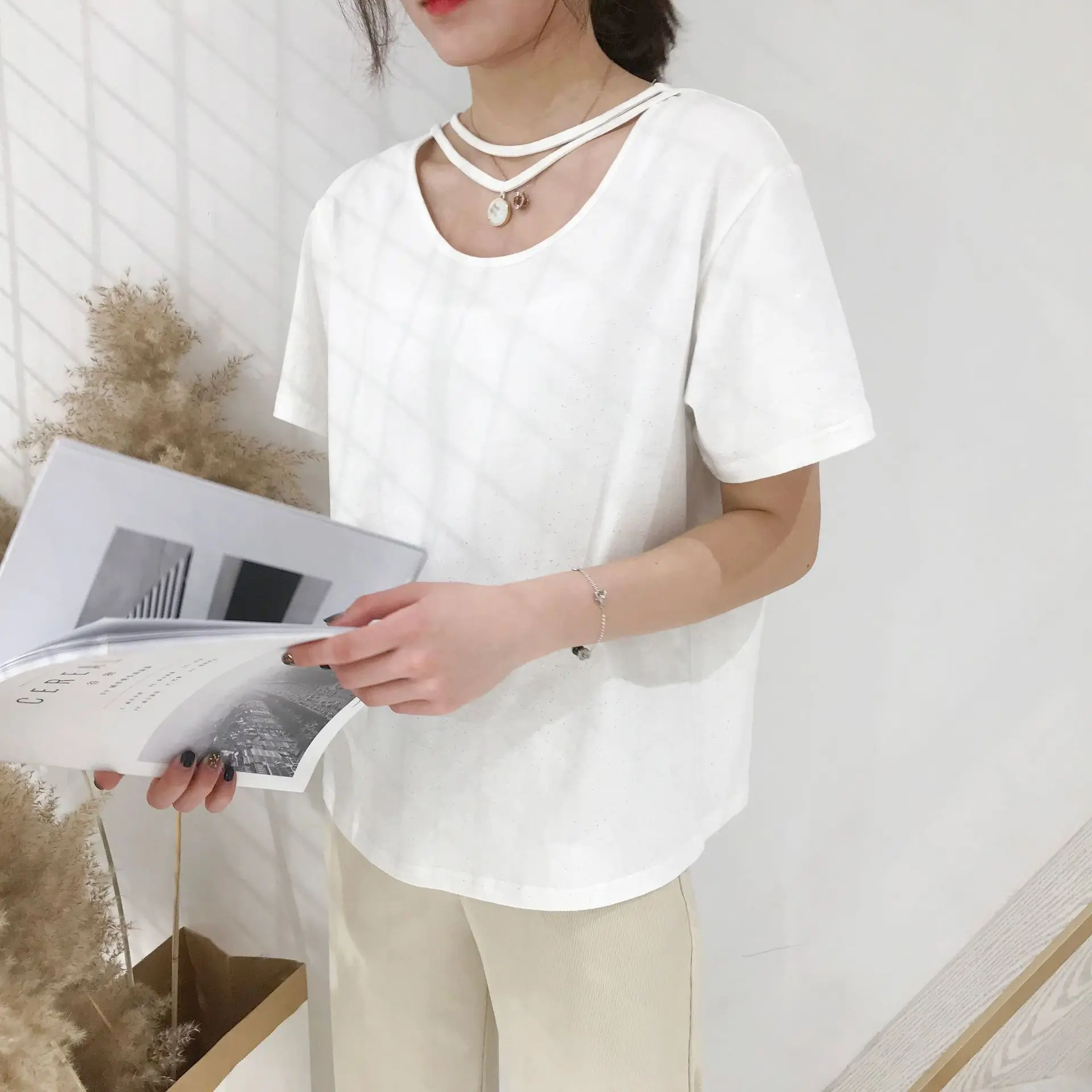 

Classic popular relaxed, breathable and soft women's pure cotton T-shirt