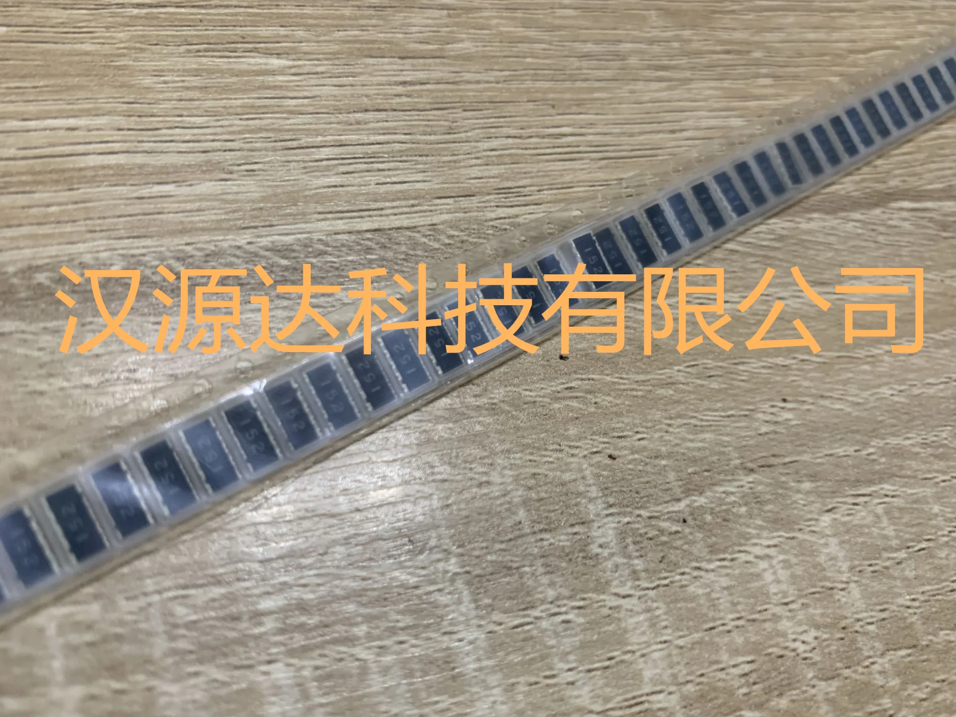 

Оригинальный новый 100% SMD изоляция EXBA10P152J 1206*5 1,5 K 5% 10P8R (индуктор)