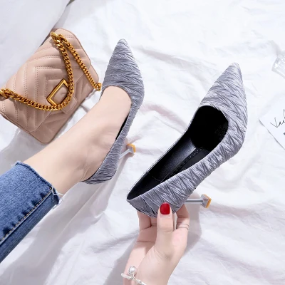 

2020 new Korean version of the wild sweet wind shallow mouth stiletto pointed work shoes female