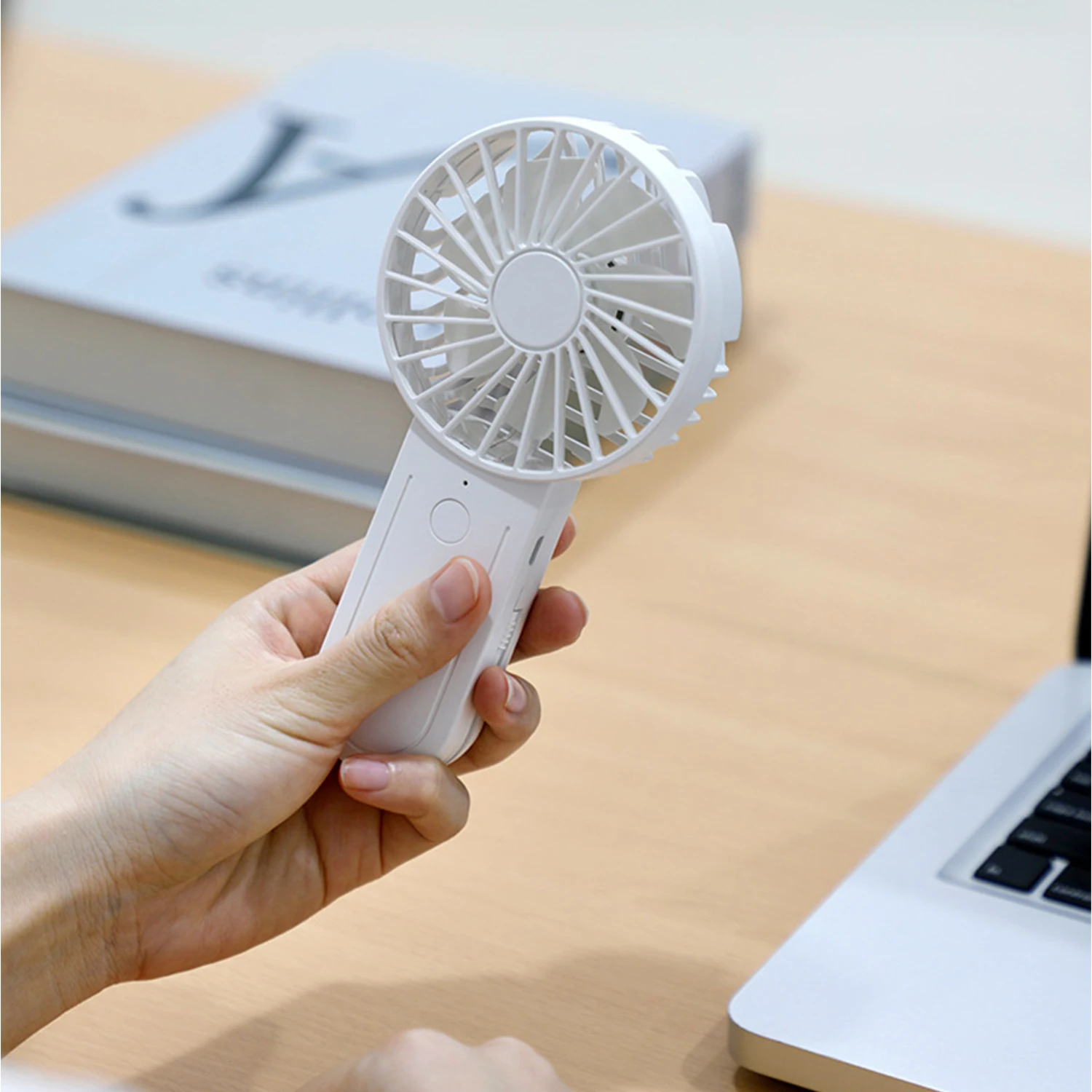 

3-скоростной портативный вентилятор с низким уровнем шума, персональный мини-вентилятор для путешествий, кемпинга, офиса, дома, USB Перезаряж...