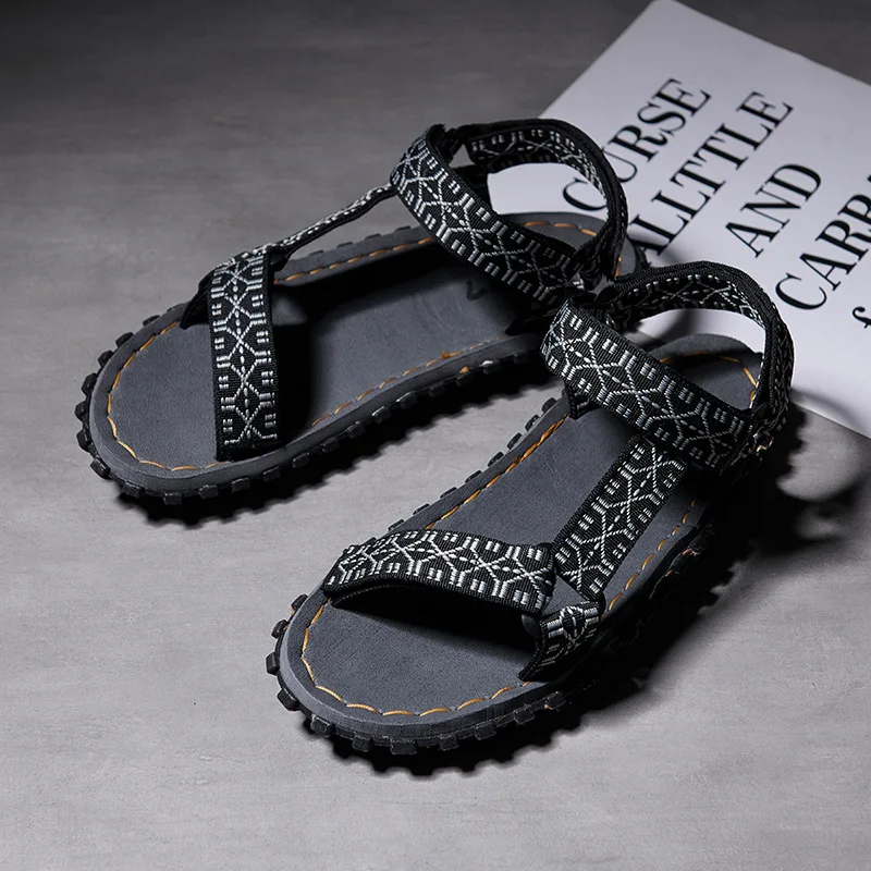 

2021 plus size summer men's personality strange sole outdoor sandals buckle lightweight beach sports sandals men's shoes