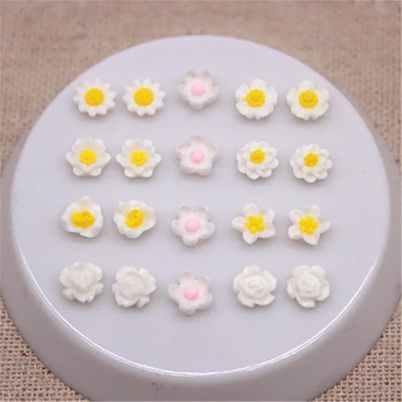 

100pcs 6mm Resin Mini White Flowers Flat Back Cabochon DIY Jewelry/Craft Nail Art Decoration