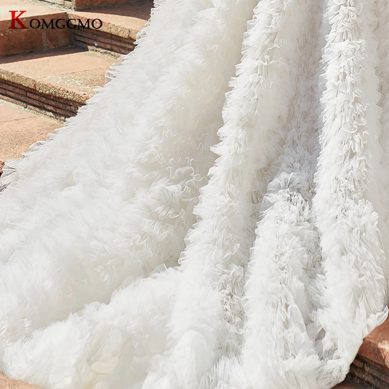 

High-End V-Neck Embroidery Appliques Tulle Bridal Ball Gown Luxury Button Back Cathedral Train Sleeveless Wedding Dress 2021