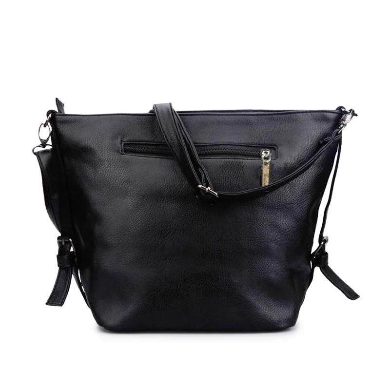 Annmouler Fashion Women Shoulder Bag Pu Leather Crossbody Bag Punk Messenger Bag for Girls Rivet Skull Bucket Bag Black Purse