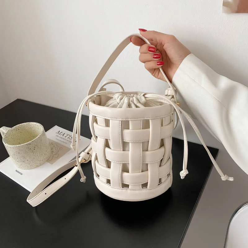 

Woven Bucket Bag 2021 New Fashion Shoulder Bag Niche Design Messenger Bag Designer Bag High Quality Purses and Handbags Luxury