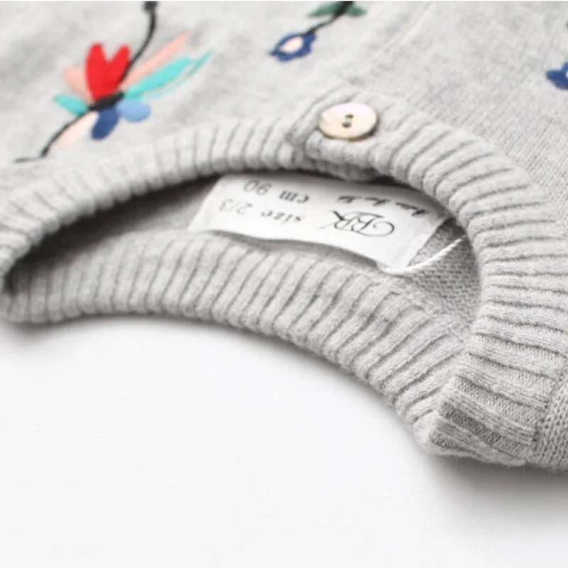 Одежда для всей семьи Модное хлопковое пальто мамы и ребенка дочки с вышитыми