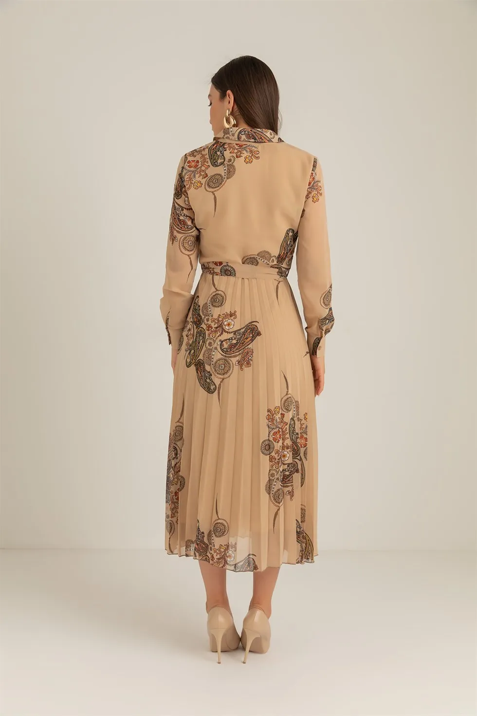

Paisley Pattern Pilseli Dress-BEIGE