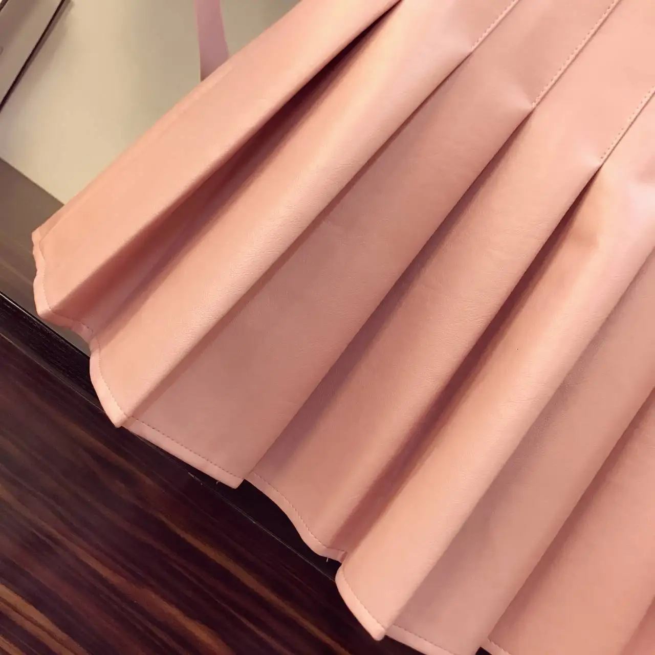 Осенний комплект с юбкой женский новый милый галстук короткий свитер буквенным